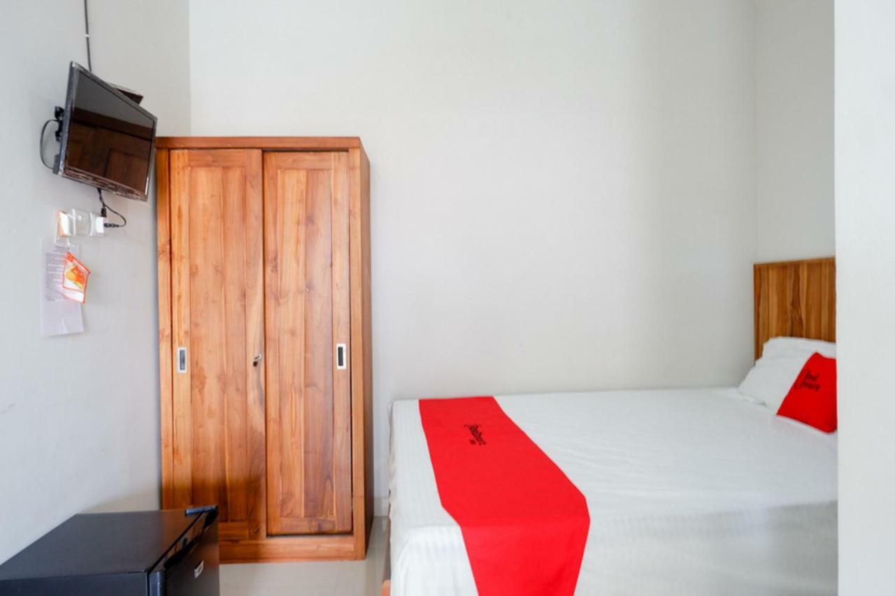 Reddoorz Plus Syariah Near Stasiun Tegal 2 Esterno foto